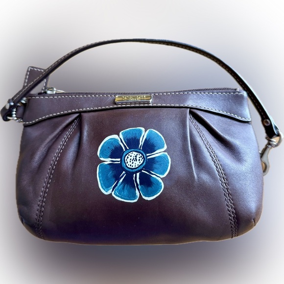Coach brown leather wristlet with perfect fall flower - Picture 1 of 4